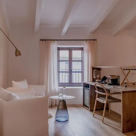 Palau Macelli & Hotel 4*