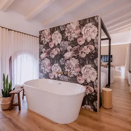 Palau Macelli & 4*