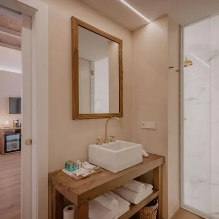 Palau Macelli & 4*