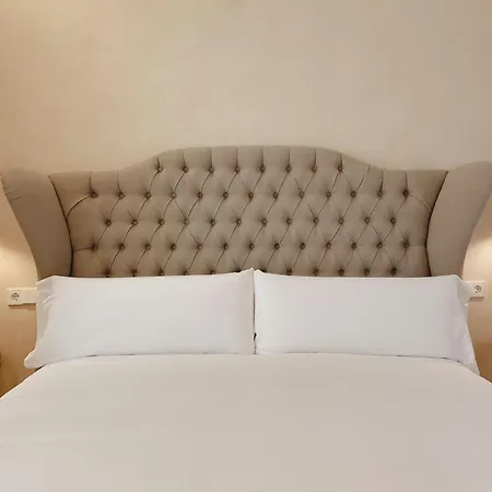 Palau Macelli & Hotel Castello  D'Empuries
