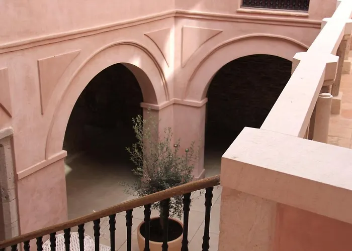 Palau Macelli & 4*
