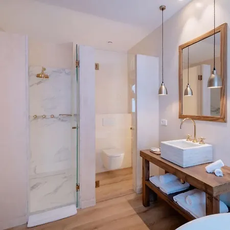 Palau Macelli & 卡斯特罗·德波利亚斯