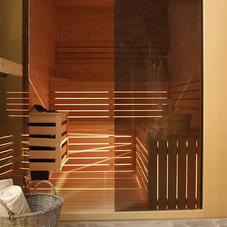 Palau Macelli & 4* 卡斯特罗·德波利亚斯