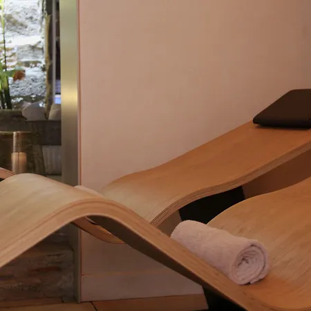 Palau Macelli & 卡斯特罗·德波利亚斯