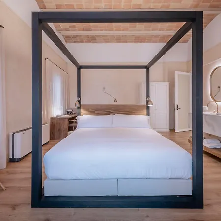 Palau Macelli & 卡斯特罗·德波利亚斯