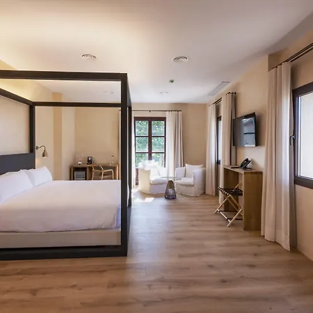 Palau Macelli & 4* קסטלו דה אמפוריאס