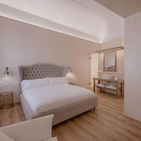 فندق Palau Macelli & 4*