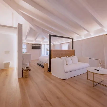Palau Macelli & Hotel Castello  D'Empuries