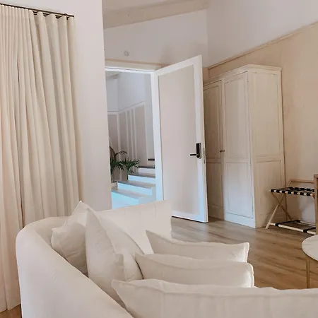 فندق Palau Macelli & كاستيلو دي إمبوريس
