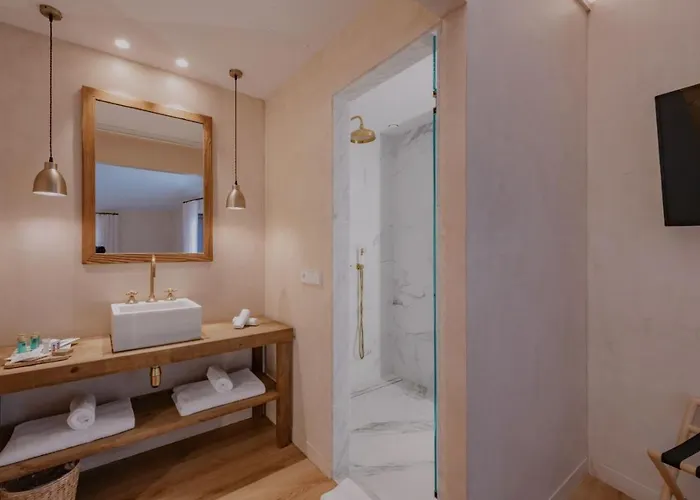Palau Macelli & 4*