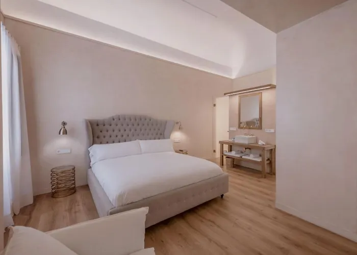 מלון Palau Macelli & 4*