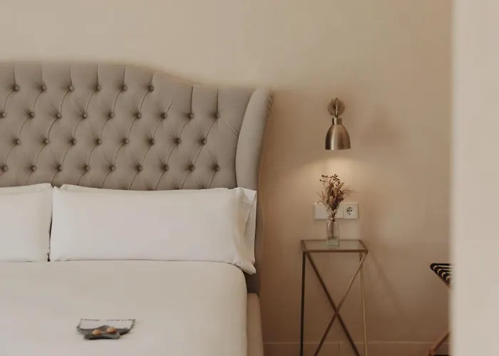 מלון Palau Macelli & 4*