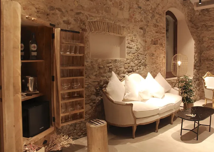 Palau Macelli & 4*