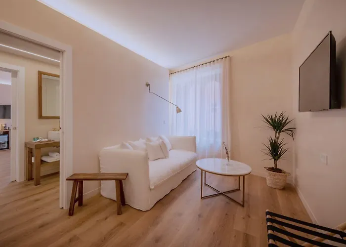 מלון Palau Macelli & 4*